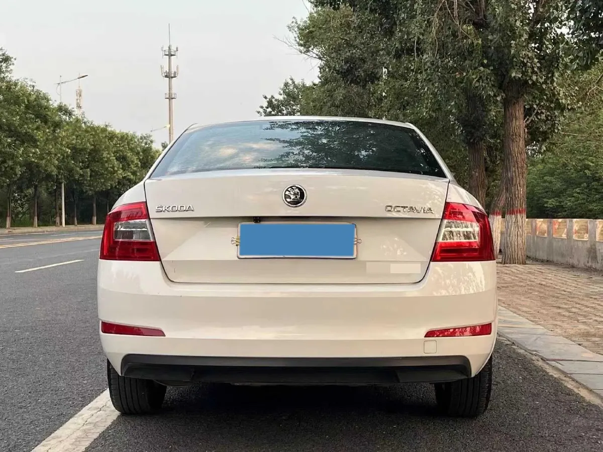 2017 Skoda Octavia 1.6L 110HP L4 6AT,autocango,china used car exporter,china ev exporter,chinese used car exporter,chinese used ev exporter