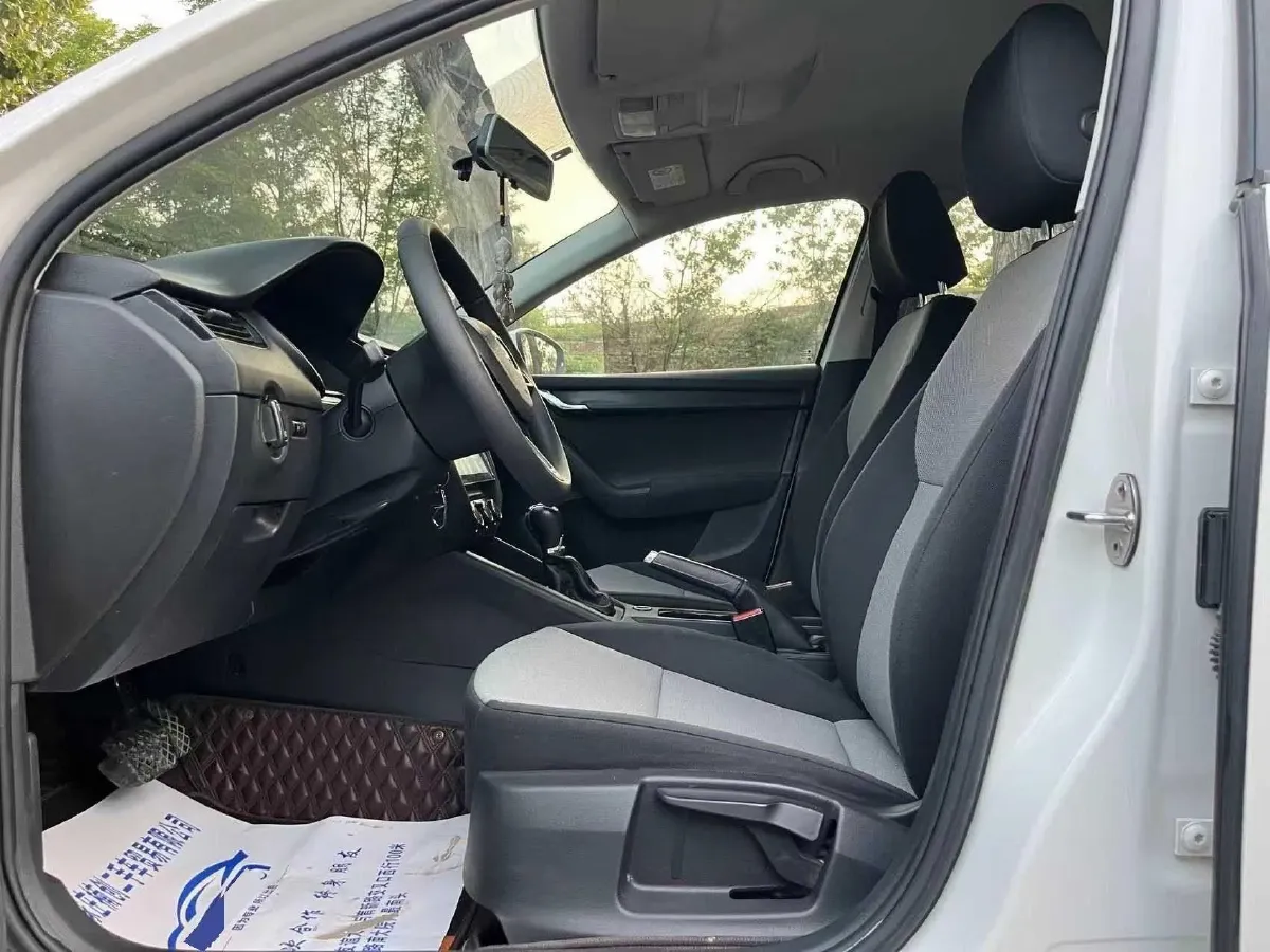 2017 Skoda Octavia 1.6L 110HP L4 6AT,autocango,china used car exporter,china ev exporter,chinese used car exporter,chinese used ev exporter