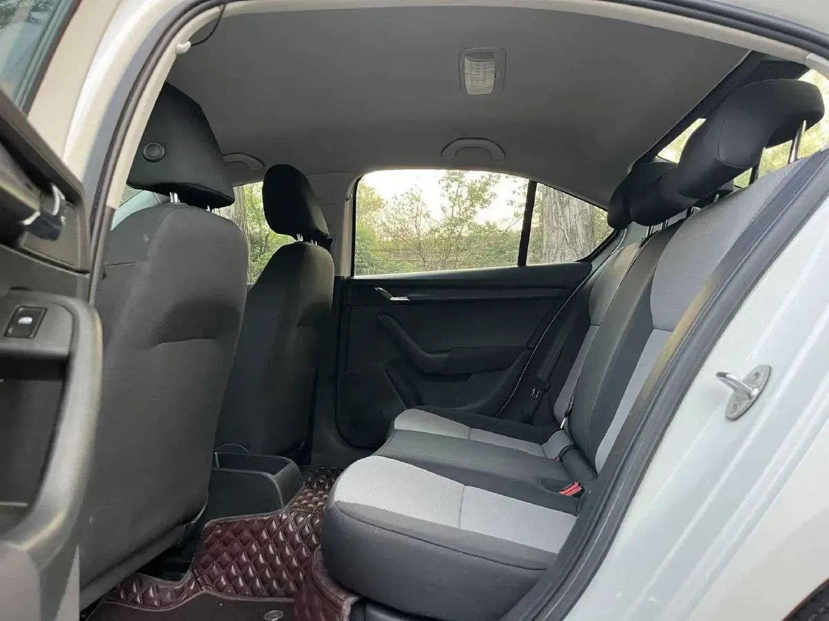 2017 Skoda Octavia 1.6L 110HP L4 6AT,autocango,china used car exporter,china ev exporter,chinese used car exporter,chinese used ev exporter