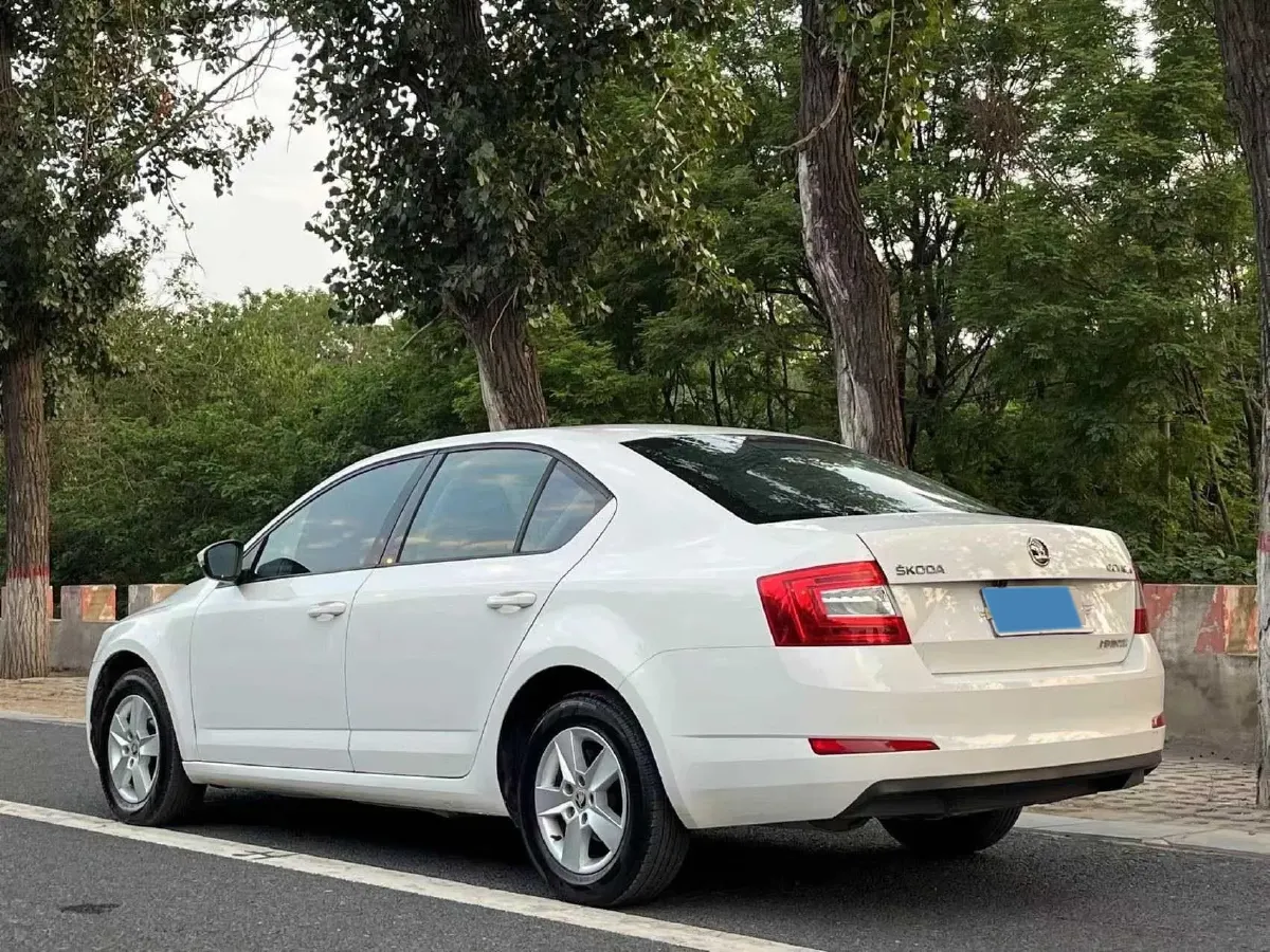 2017 Skoda Octavia 1.6L 110HP L4 6AT,autocango,china used car exporter,china ev exporter,chinese used car exporter,chinese used ev exporter