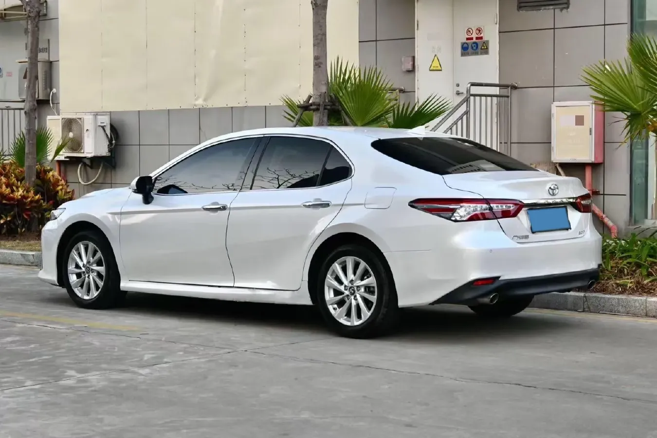 2021 Toyota Camry 2.5L 209HP L4 8AT,autocango,china used car exporter,china ev exporter,chinese used car exporter,chinese used ev exporter