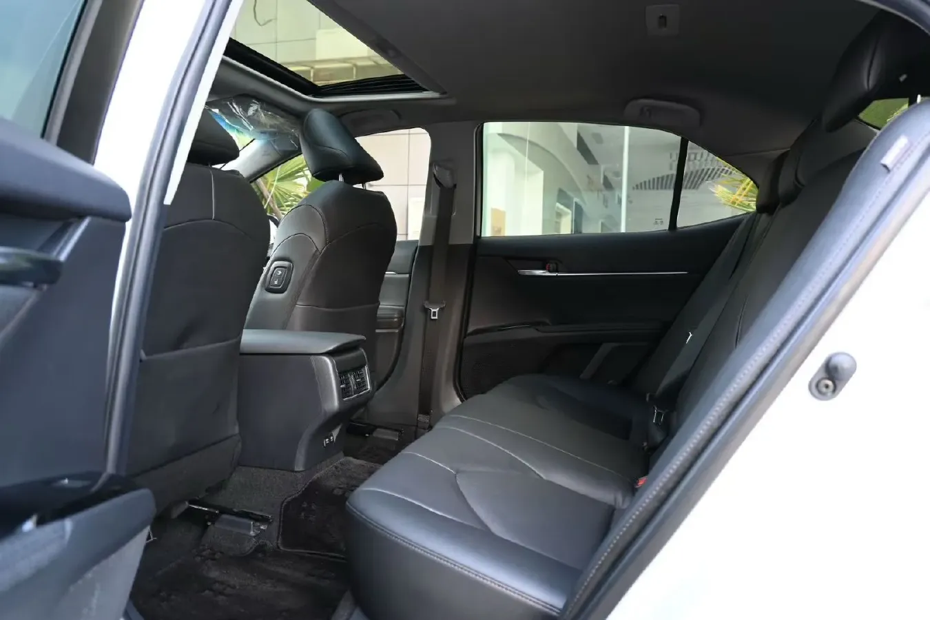 2021 Toyota Camry 2.5L 209HP L4 8AT,autocango,china used car exporter,china ev exporter,chinese used car exporter,chinese used ev exporter