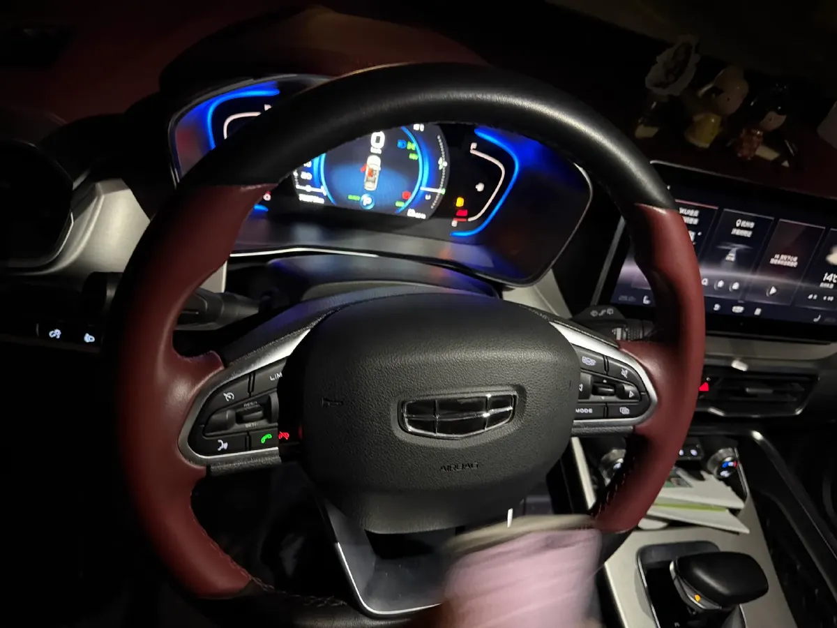 2022 Geely Coolray 1.5T 177HP L3 7DCT PHEV 15.5KWH,autocango,china used car exporter,china ev exporter,chinese used car exporter,chinese used ev exporter