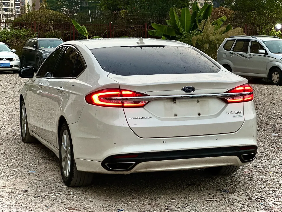2017 Ford Mondeo 2.0T 204HP L4 6AT,autocango,china used car exporter,china ev exporter,chinese used car exporter,chinese used ev exporter