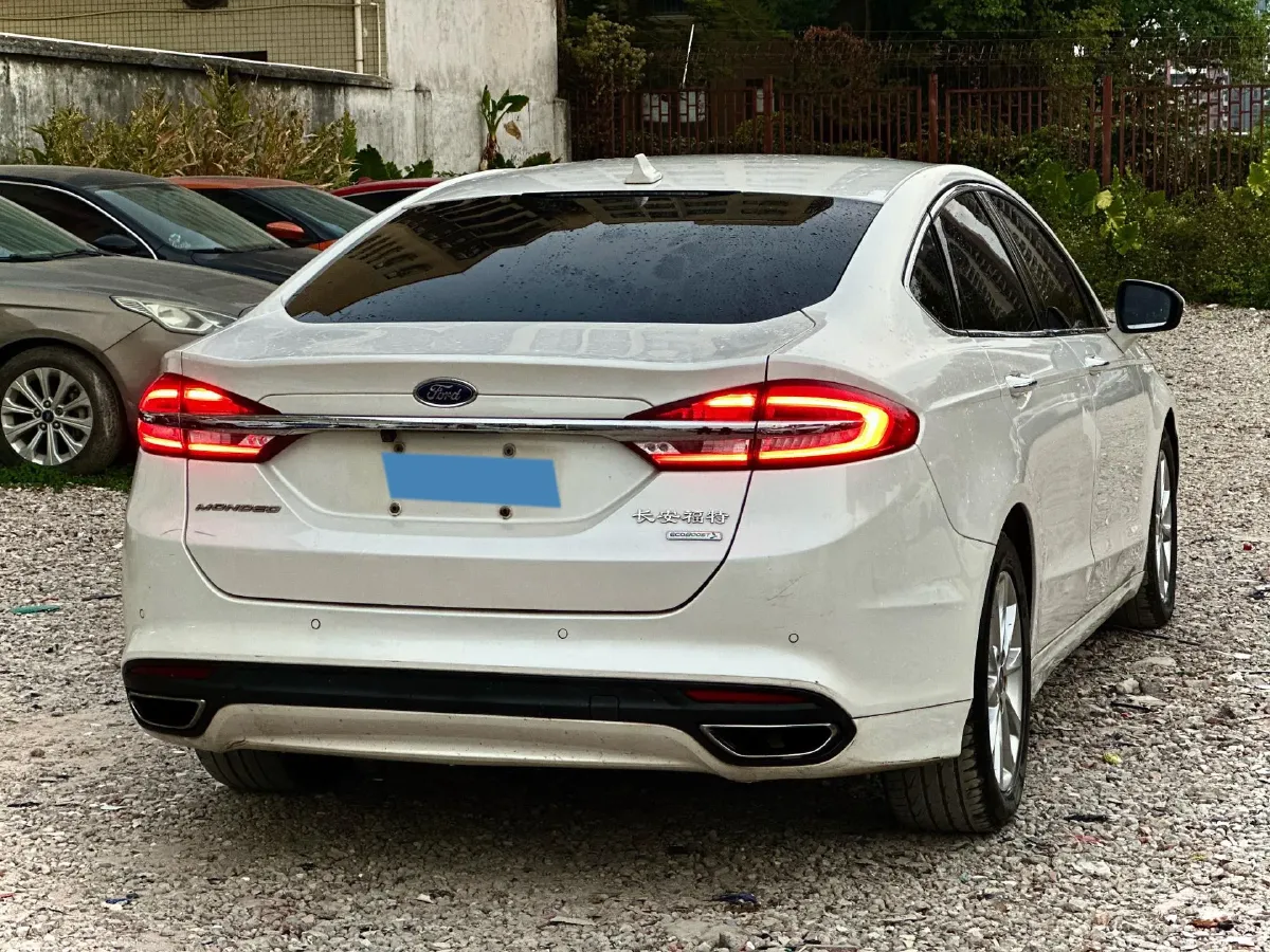 2017 Ford Mondeo 2.0T 204HP L4 6AT,autocango,china used car exporter,china ev exporter,chinese used car exporter,chinese used ev exporter
