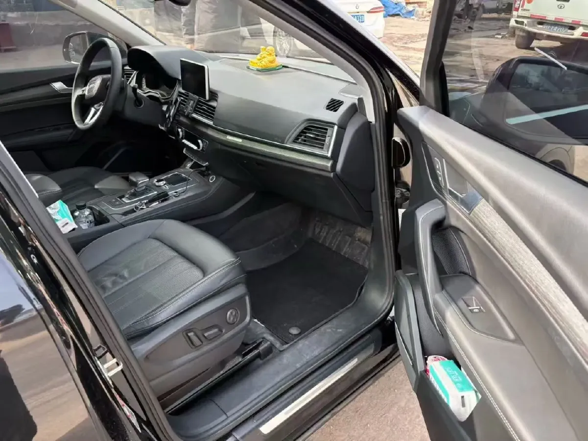 2020 Audi Q5L 2.0T 252HP L4 7DCT,autocango,china used car exporter,china ev exporter,chinese used car exporter,chinese used ev exporter