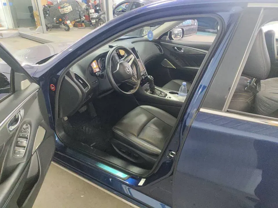 2018 Jeep Grand Commander 2.0T 265HP L4 9AT,autocango,china used car exporter,china ev exporter,chinese used car exporter,chinese used ev exporter