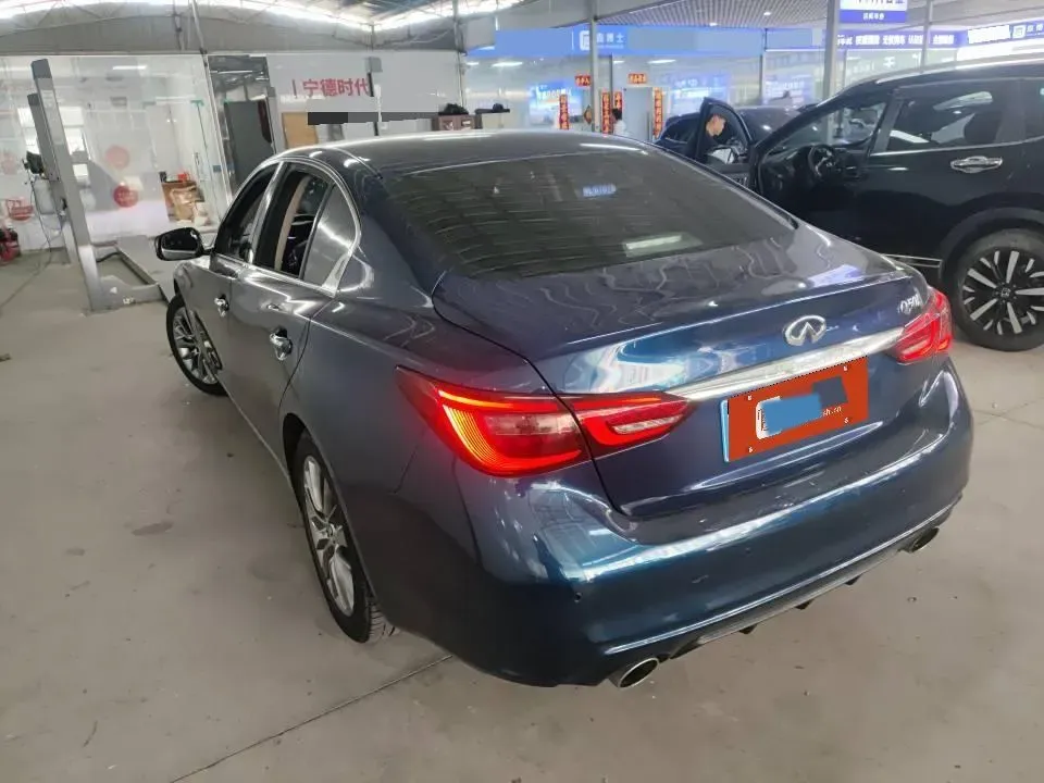 2018 Jeep Grand Commander 2.0T 265HP L4 9AT,autocango,china used car exporter,china ev exporter,chinese used car exporter,chinese used ev exporter