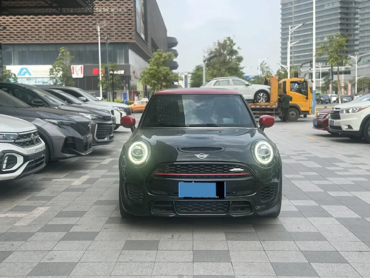 2021 MINI JCW 2.0T 231HP L4 8AT,autocango,china used car exporter,china ev exporter,chinese used car exporter,chinese used ev exporter