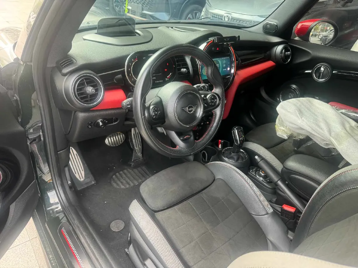 2021 MINI JCW 2.0T 231HP L4 8AT,autocango,china used car exporter,china ev exporter,chinese used car exporter,chinese used ev exporter
