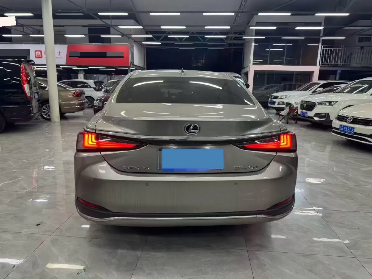 2023 Lexus ES 2.0L 173HP L4 CVT,autocango,china used car exporter,china ev exporter,chinese used car exporter,chinese used ev exporter