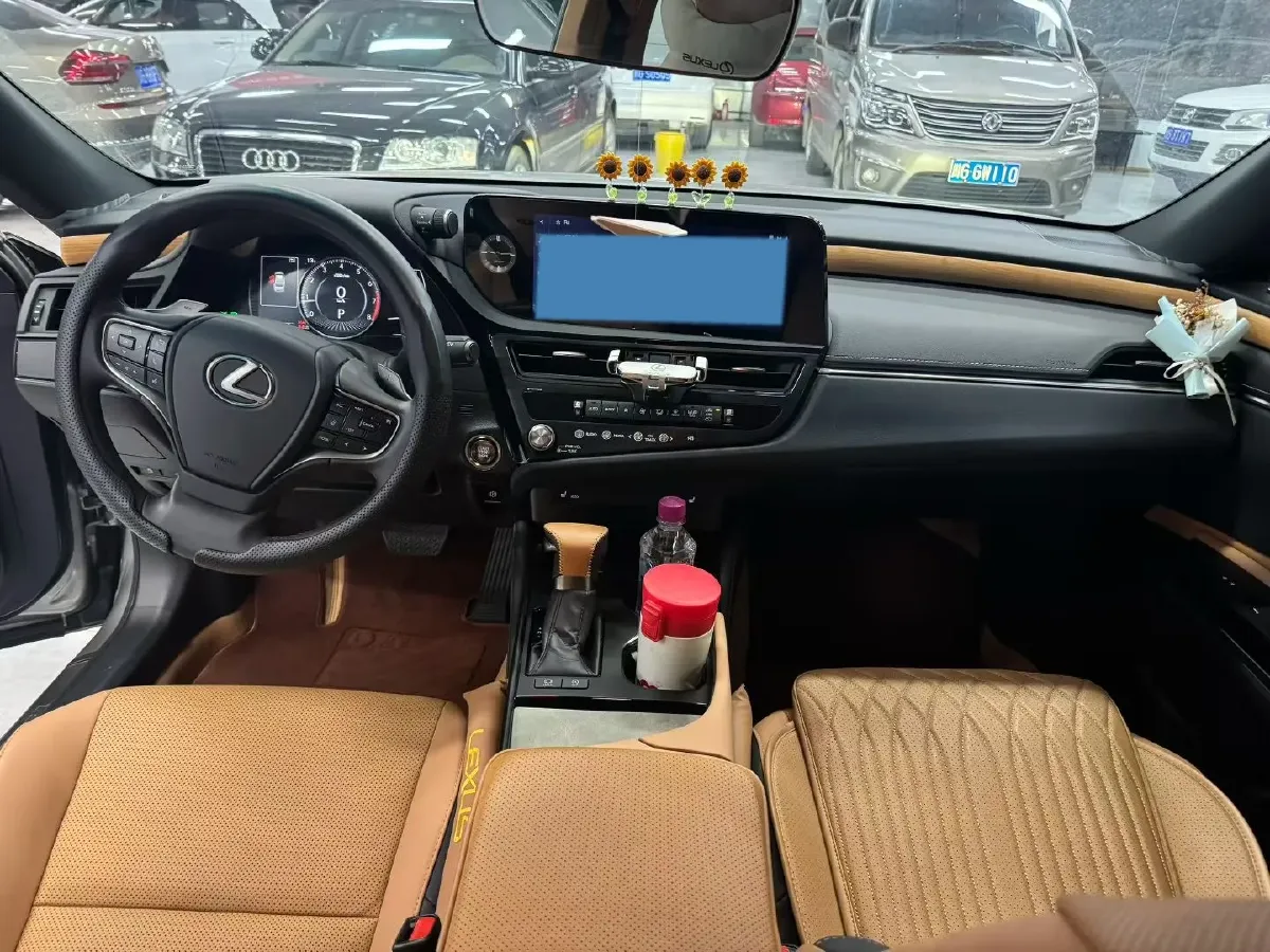 2023 Lexus ES 2.0L 173HP L4 CVT,autocango,china used car exporter,china ev exporter,chinese used car exporter,chinese used ev exporter