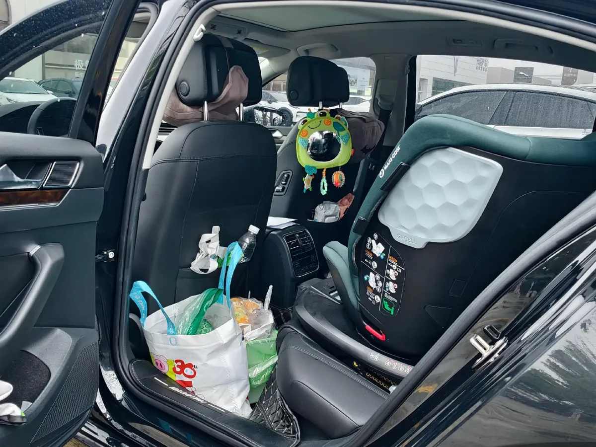 2019 Volkswagen Magotan 2.0T 186HP L4 7DCT,autocango,china used car exporter,china ev exporter,chinese used car exporter,chinese used ev exporter