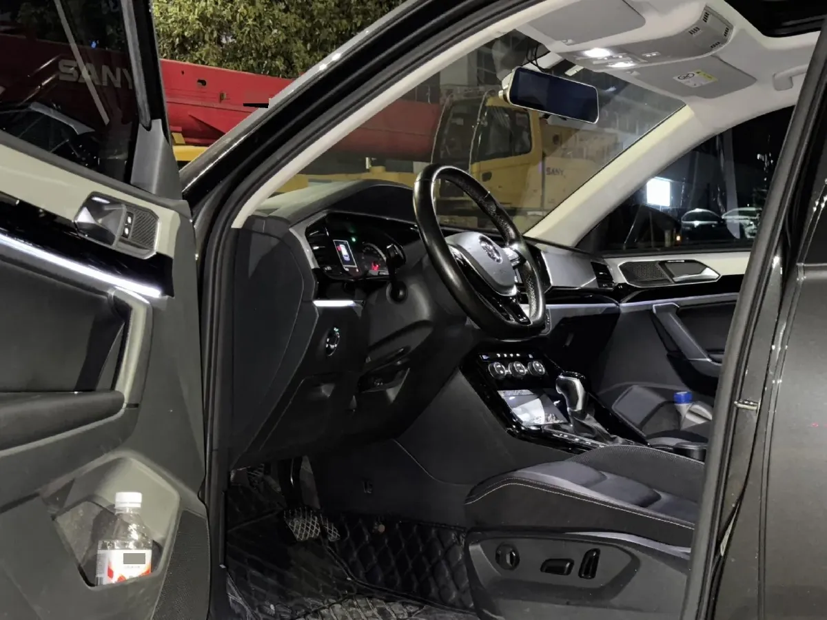 2019 Jeep Cherokee 2.0T 234HP L4 9AT,autocango,china used car exporter,china ev exporter,chinese used car exporter,chinese used ev exporter