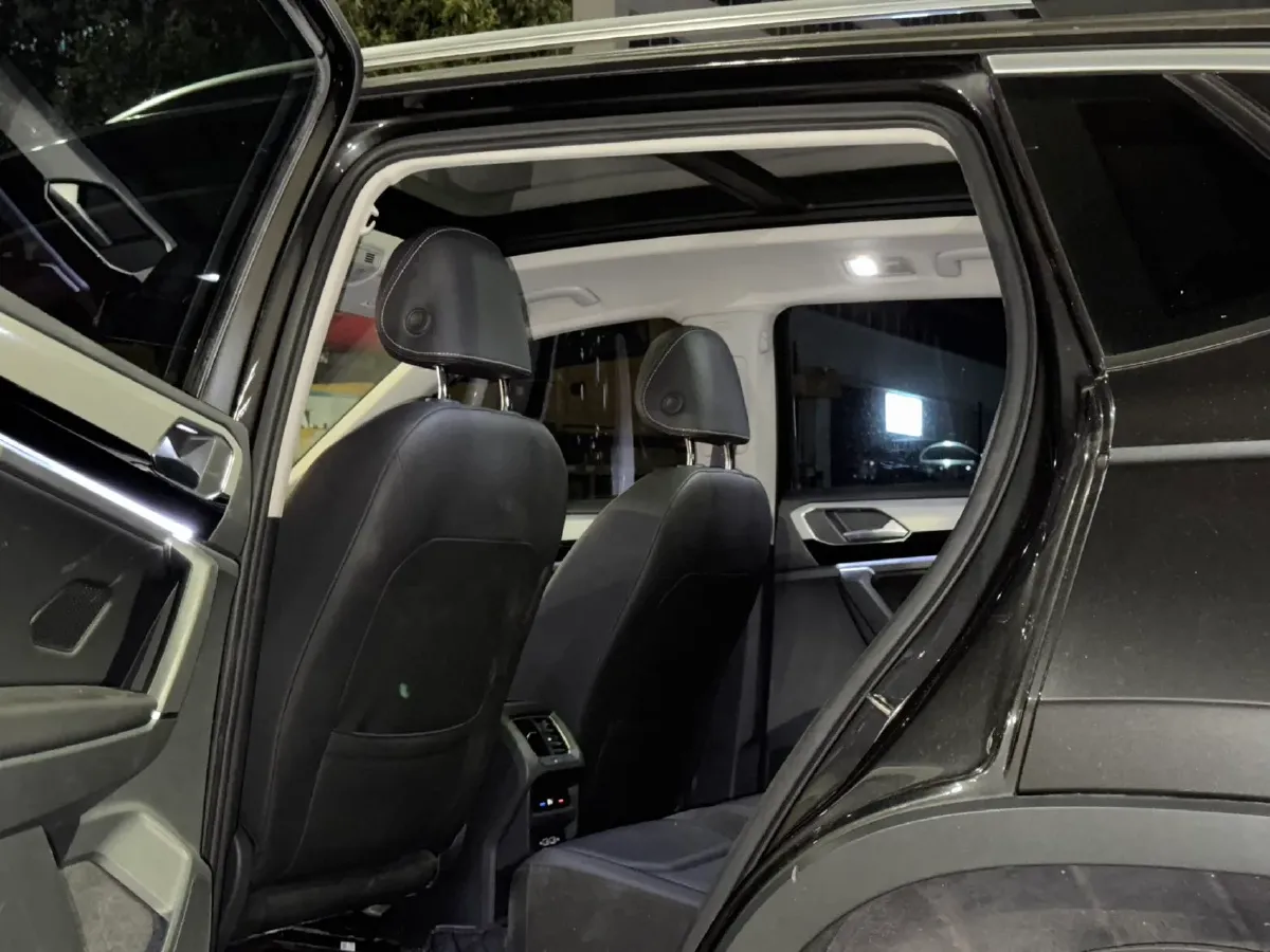 2019 Jeep Cherokee 2.0T 234HP L4 9AT,autocango,china used car exporter,china ev exporter,chinese used car exporter,chinese used ev exporter