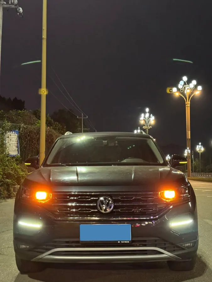 2019 Jeep Cherokee 2.0T 234HP L4 9AT,autocango,china used car exporter,china ev exporter,chinese used car exporter,chinese used ev exporter