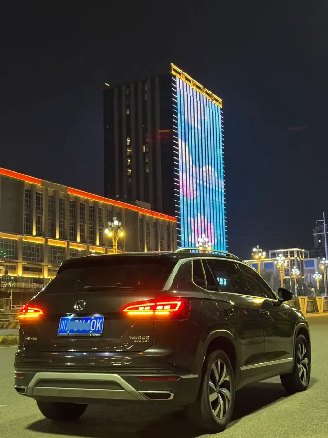 2019 Jeep Cherokee 2.0T 234HP L4 9AT,autocango,china used car exporter,china ev exporter,chinese used car exporter,chinese used ev exporter