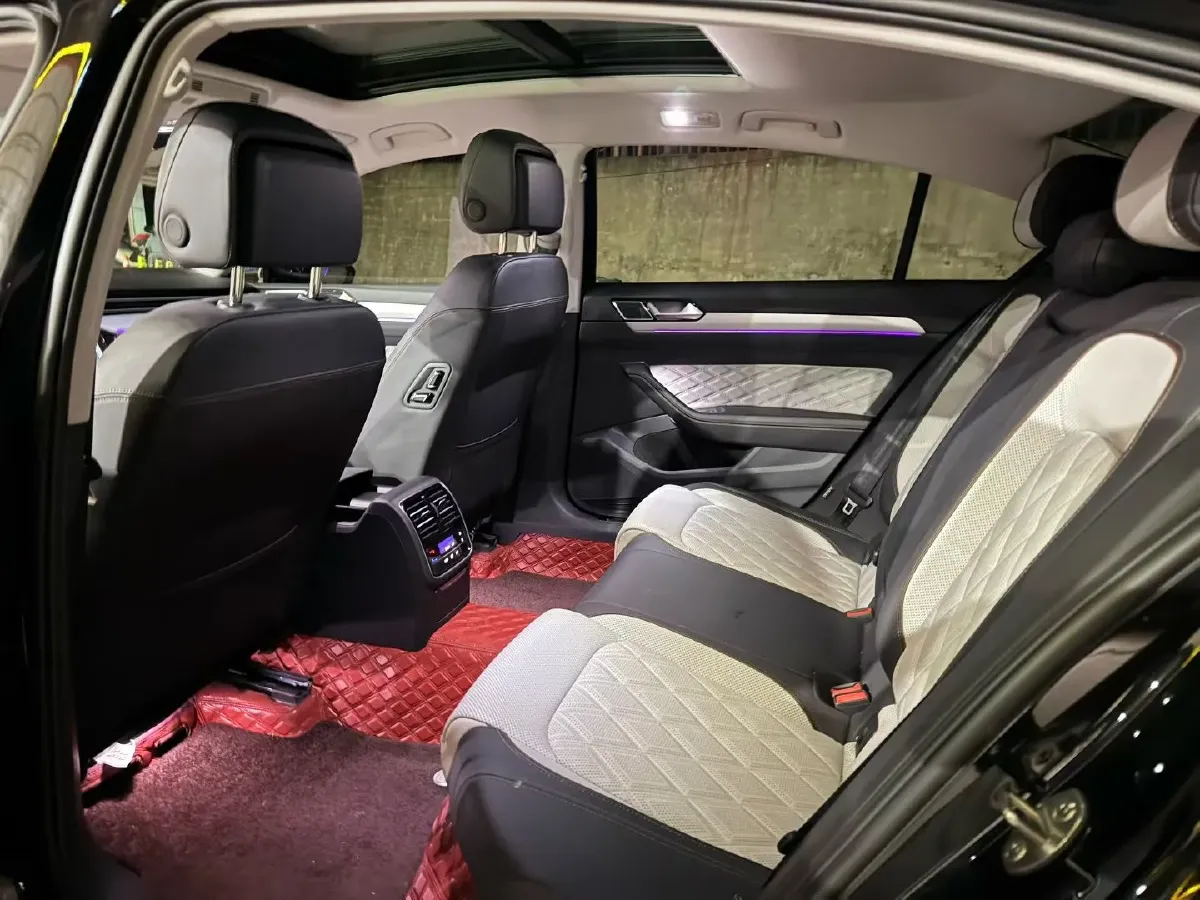 2025 Volkswagen Magotan 2.0T 186HP L4 7DCT,autocango,china used car exporter,china ev exporter,chinese used car exporter,chinese used ev exporter