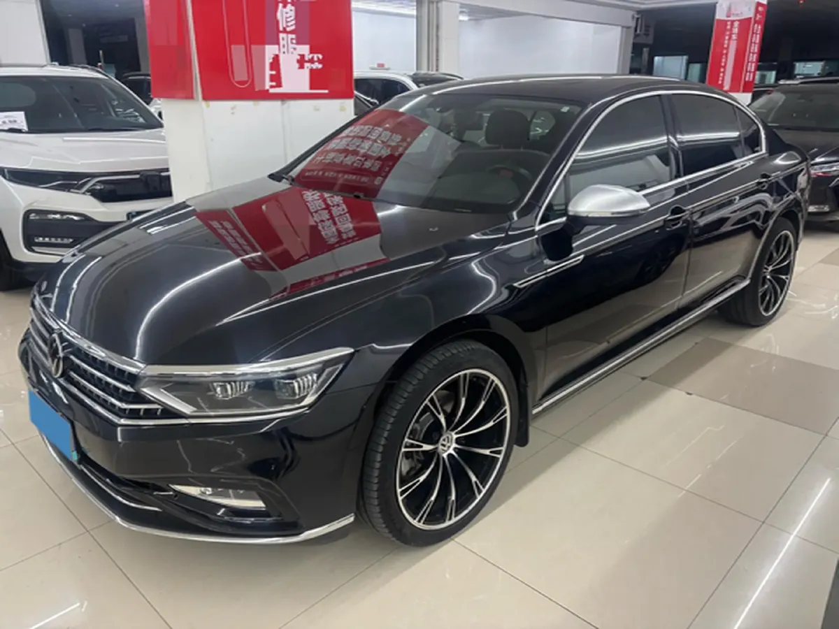 2020 Volkswagen Magotan 2.0T 186HP L4 7DCT,autocango,china used car exporter,china ev exporter,chinese used car exporter,chinese used ev exporter