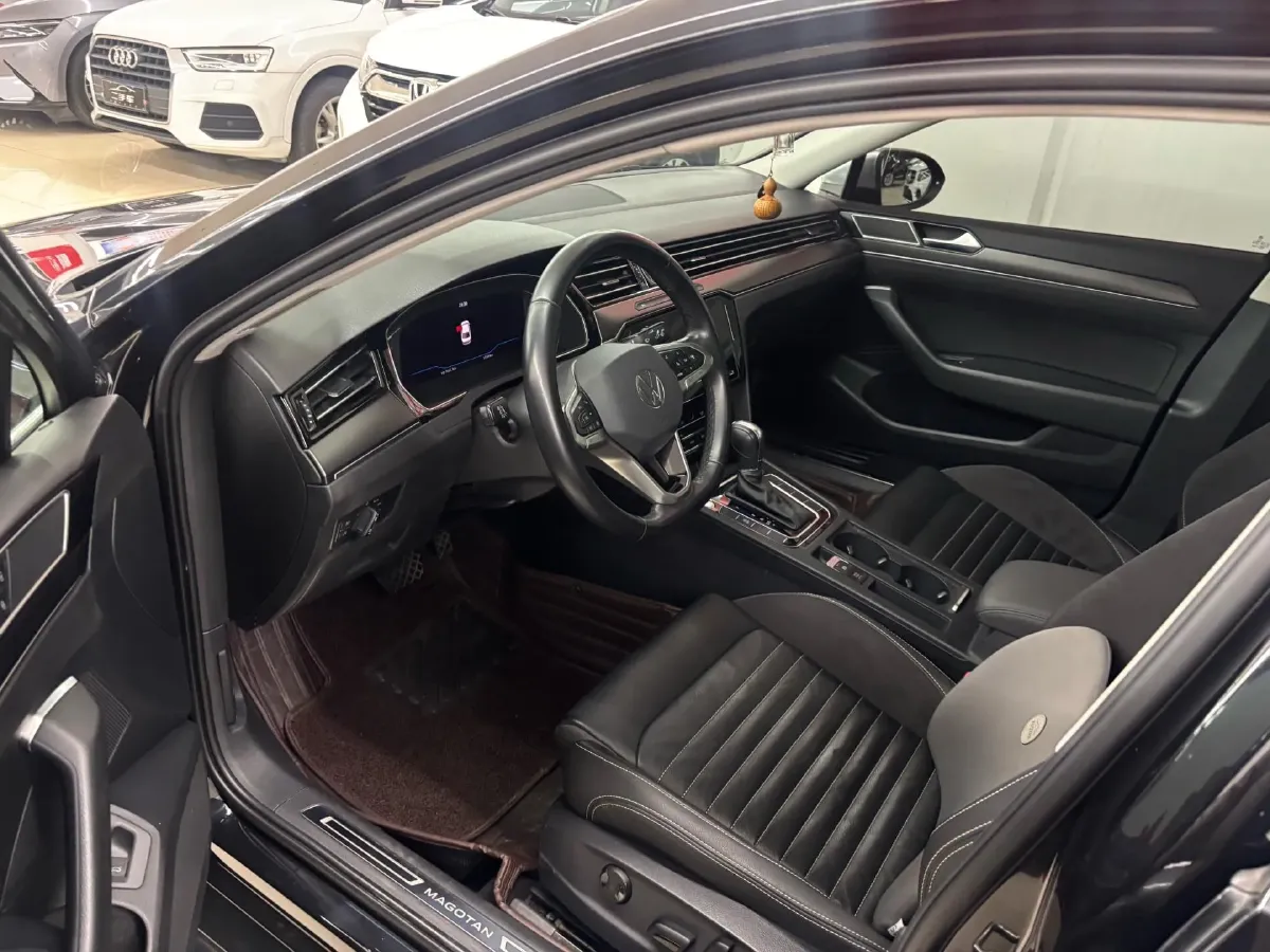 2020 Volkswagen Magotan 2.0T 186HP L4 7DCT,autocango,china used car exporter,china ev exporter,chinese used car exporter,chinese used ev exporter