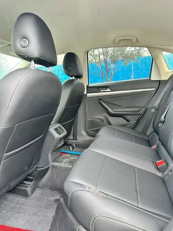 2018 Landwind XiaoYao 1.5T 163HP L4 CVT,autocango,china used car exporter,china ev exporter,chinese used car exporter,chinese used ev exporter