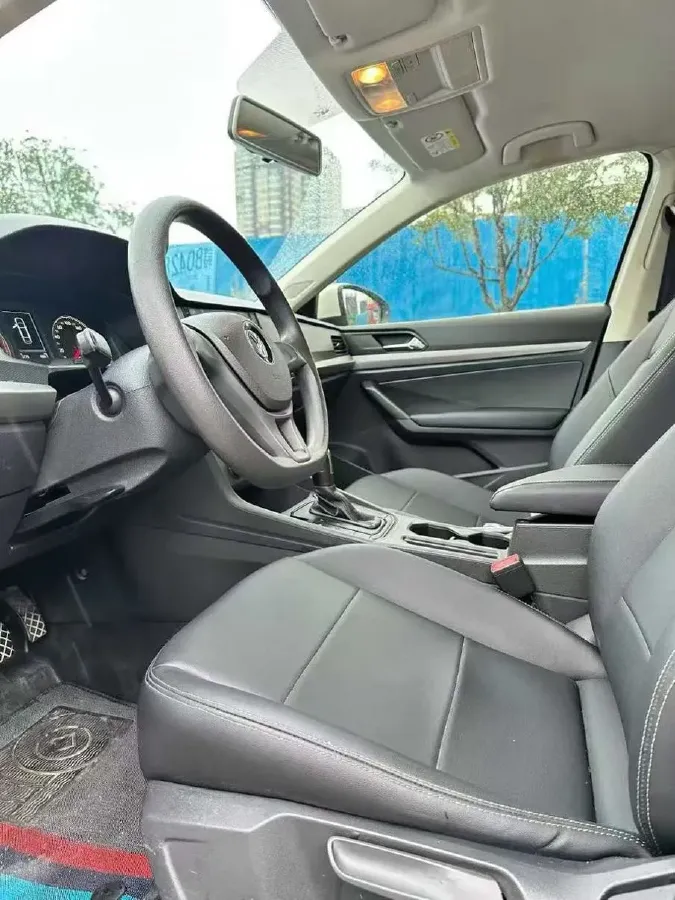 2018 Landwind XiaoYao 1.5T 163HP L4 CVT,autocango,china used car exporter,china ev exporter,chinese used car exporter,chinese used ev exporter