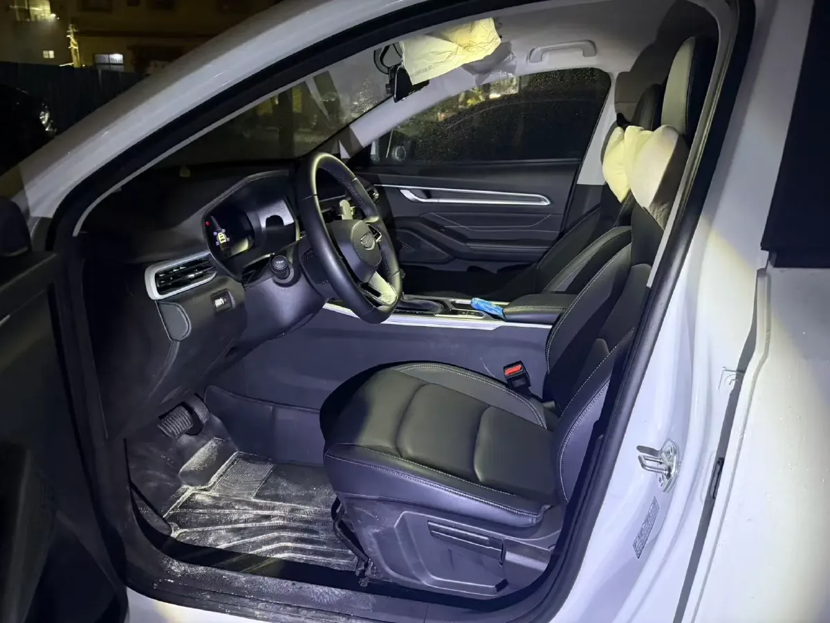 2025 Geely Emgrand 1.5L 127HP L4 5MT,autocango,china used car exporter,china ev exporter,chinese used car exporter,chinese used ev exporter