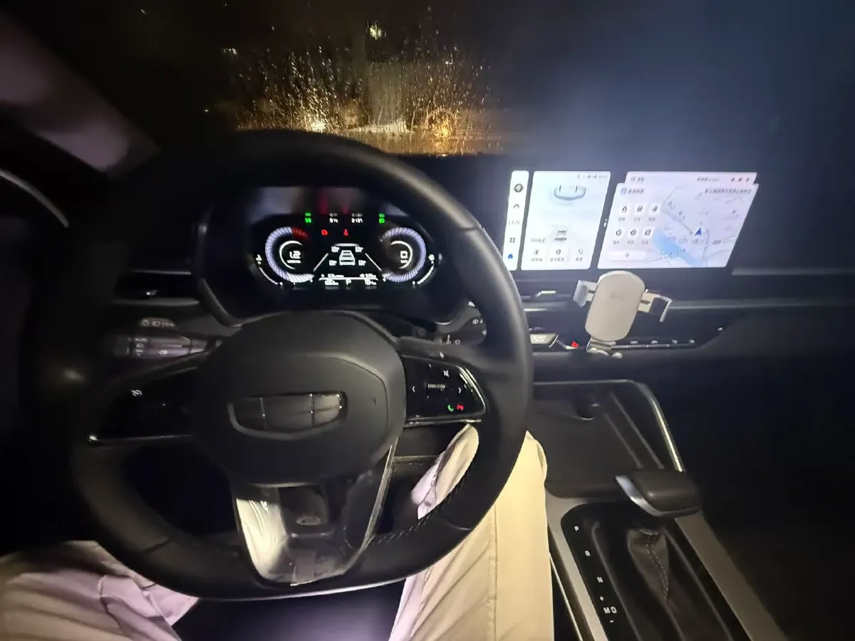 2025 Geely Emgrand 1.5L 127HP L4 5MT,autocango,china used car exporter,china ev exporter,chinese used car exporter,chinese used ev exporter