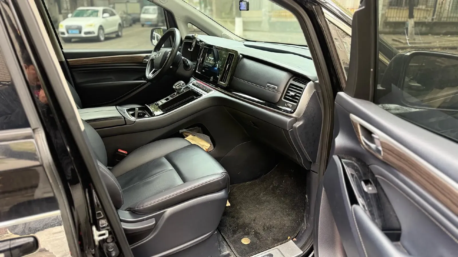 2021 GAC Trumpchi M8 2.0T 252HP L4 8AT,autocango,china used car exporter,china ev exporter,chinese used car exporter,chinese used ev exporter