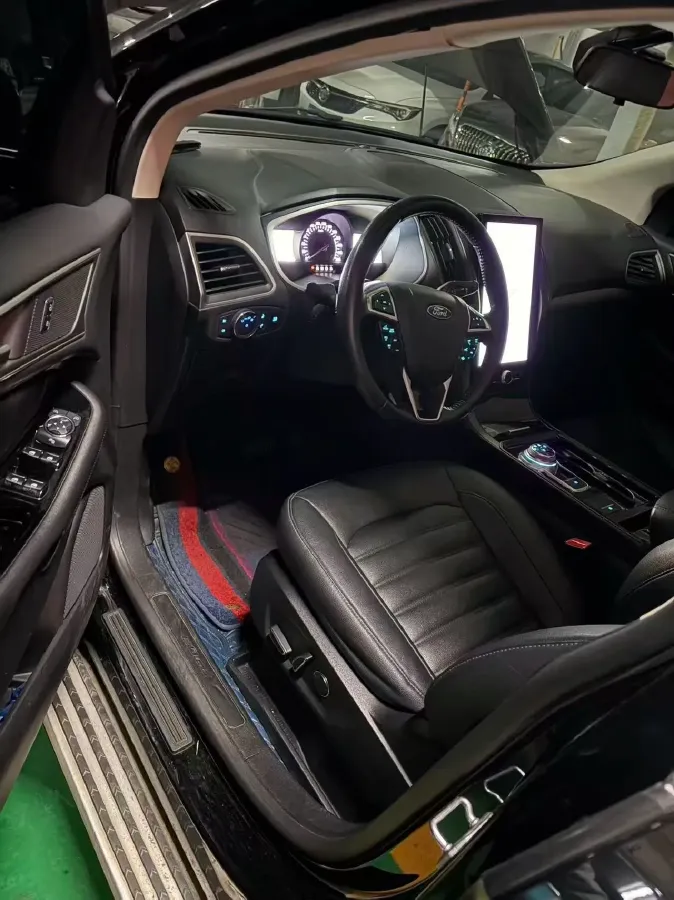 2020 Ford Edge 2.0T 245HP L4 8AT,autocango,china used car exporter,china ev exporter,chinese used car exporter,chinese used ev exporter