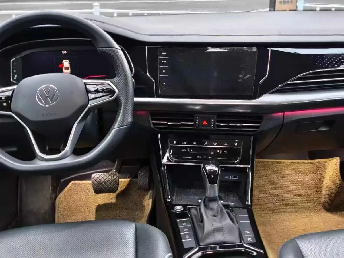 2023 Volkswagen Passat 2.0T 186HP L4 7DCT,autocango,china used car exporter,china ev exporter,chinese used car exporter,chinese used ev exporter