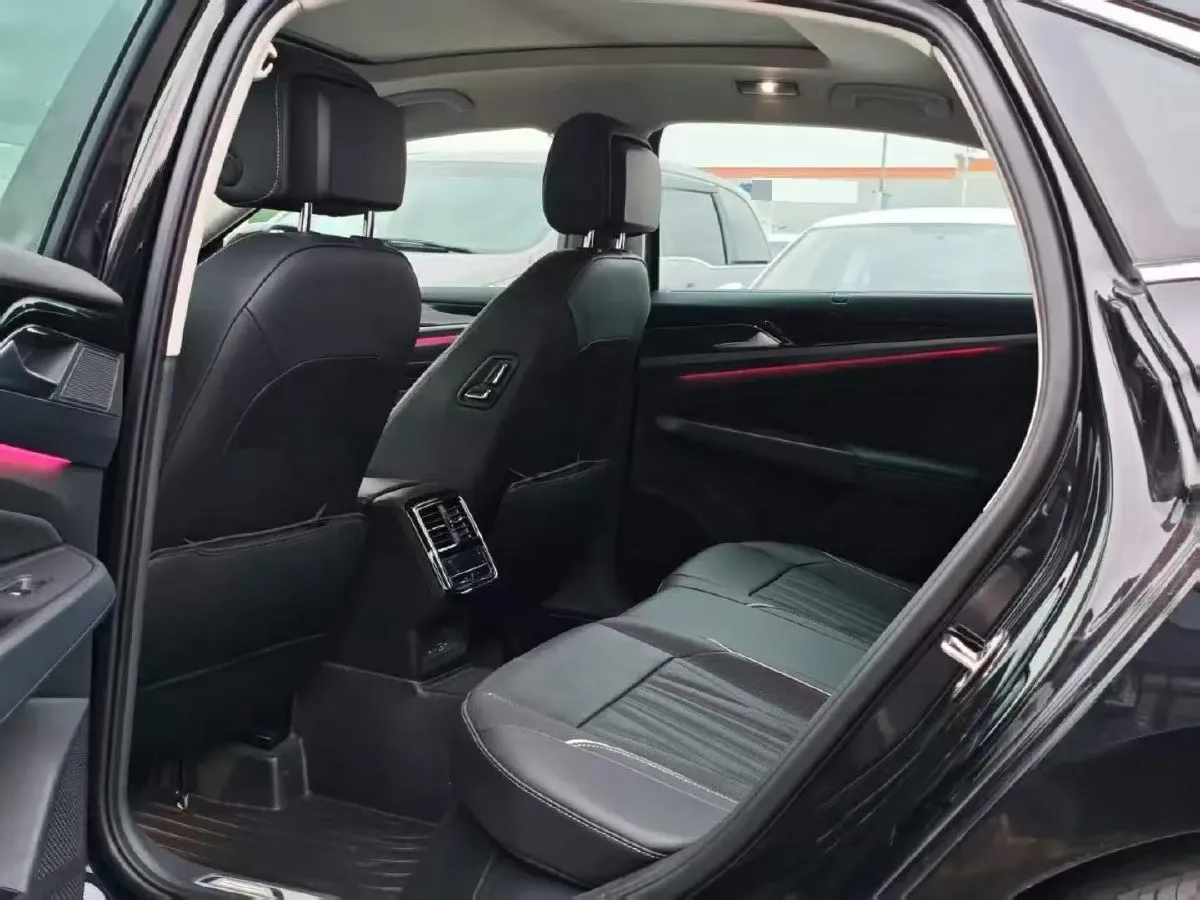 2023 Volkswagen Passat 2.0T 186HP L4 7DCT,autocango,china used car exporter,china ev exporter,chinese used car exporter,chinese used ev exporter