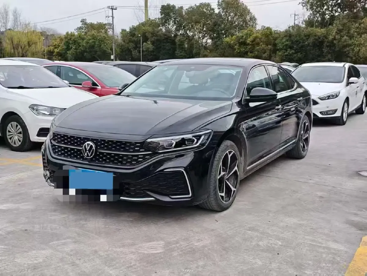 2023 Volkswagen Passat 2.0T 186HP L4 7DCT,autocango,china used car exporter,china ev exporter,chinese used car exporter,chinese used ev exporter