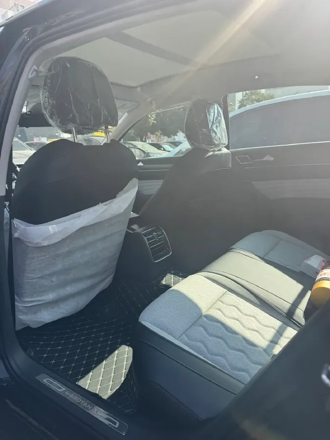 2026 Volkswagen Magotan 2.0T 220HP L4 7DCT,autocango,china used car exporter,china ev exporter,chinese used car exporter,chinese used ev exporter