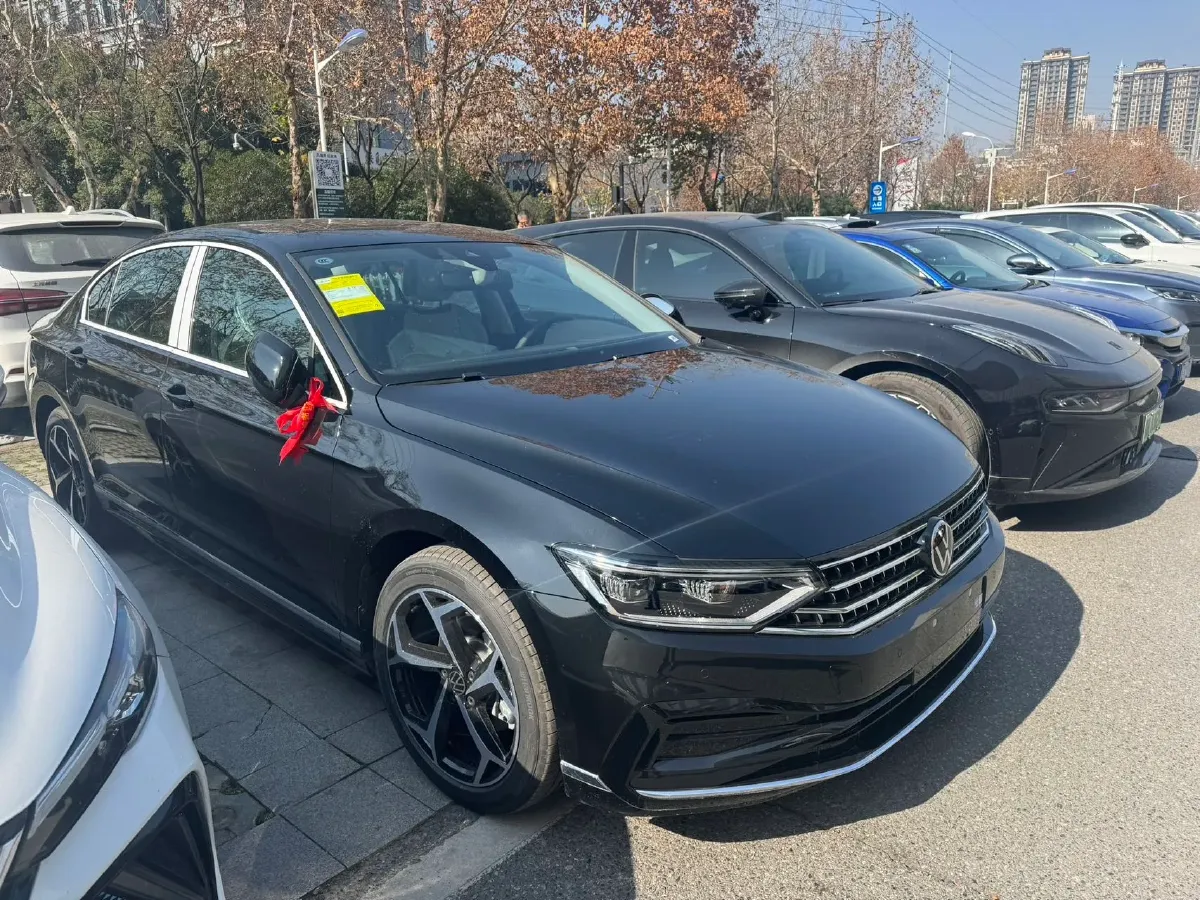 2026 Volkswagen Magotan 2.0T 220HP L4 7DCT,autocango,china used car exporter,china ev exporter,chinese used car exporter,chinese used ev exporter