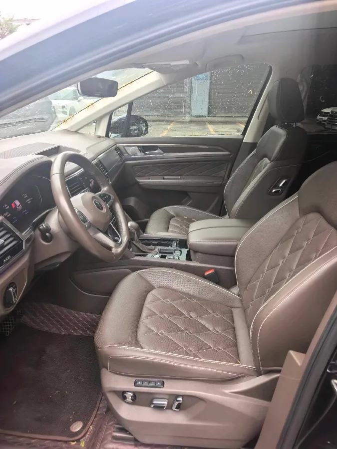 2020 Volkswagen Viloran 2.0T 220HP L4 7DCT,autocango,china used car exporter,china ev exporter,chinese used car exporter,chinese used ev exporter