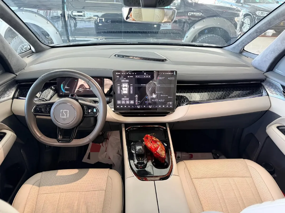 2022 Zeekr 009 BEV 116KWH,autocango,china used car exporter,china ev exporter,chinese used car exporter,chinese used ev exporter