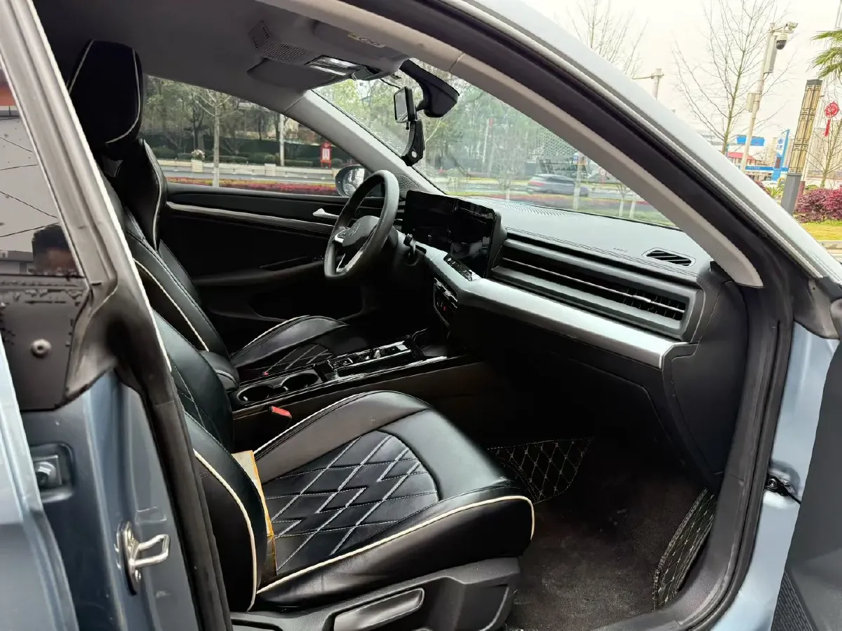 2022 Jetour DASHING i-DM 1.5T 156HP L4 3DHT PHEV 19.27KWH,autocango,china used car exporter,china ev exporter,chinese used car exporter,chinese used ev exporter