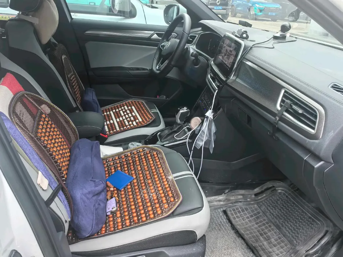 2023 Volkswagen T-Roc 1.5T 160HP L4 7DCT,autocango,china used car exporter,china ev exporter,chinese used car exporter,chinese used ev exporter