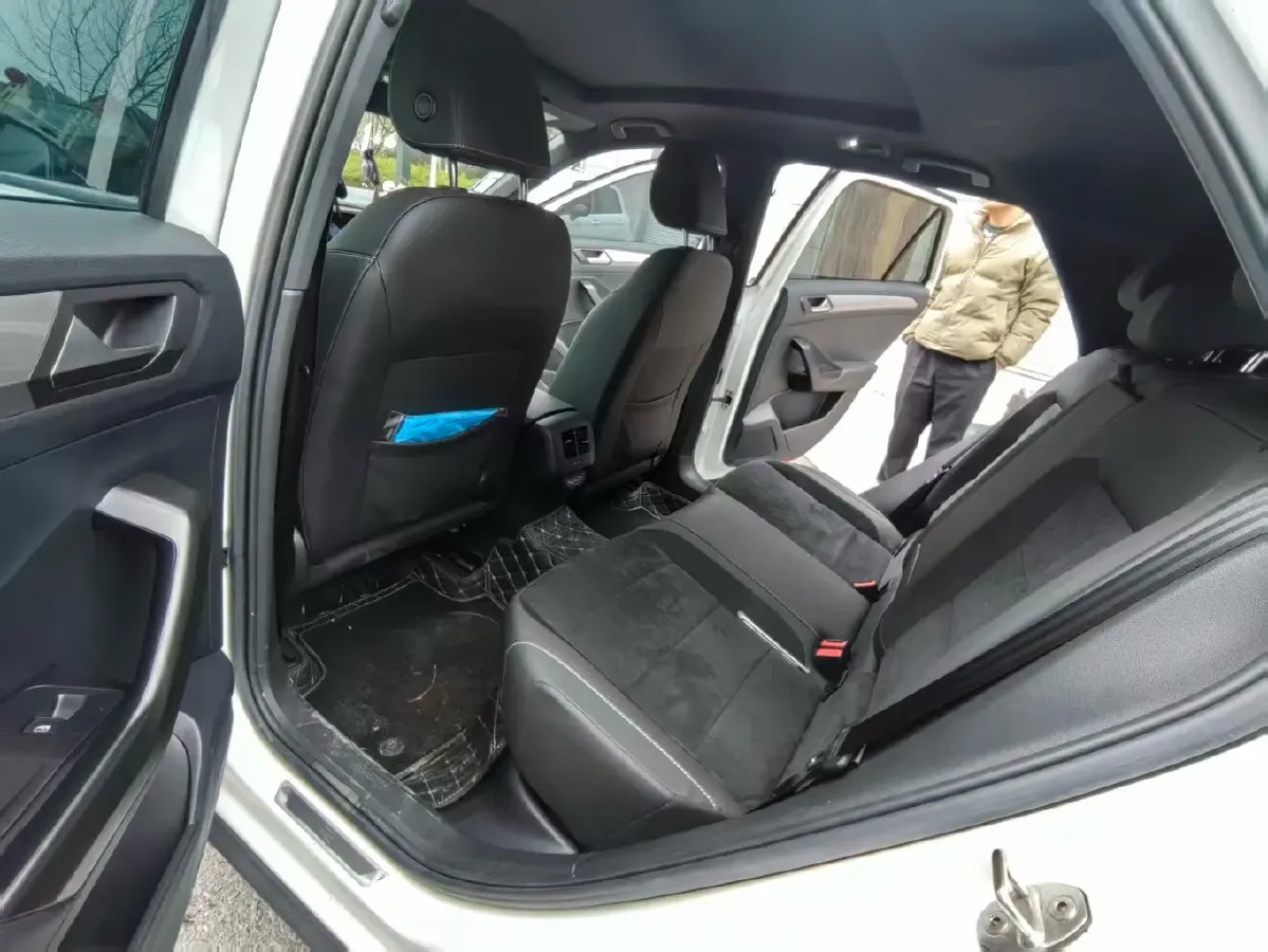 2022 Volkswagen T-Roc 1.4T 150HP L4 7DCT,autocango,china used car exporter,china ev exporter,chinese used car exporter,chinese used ev exporter