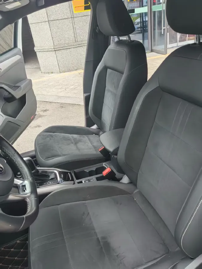 2022 Volkswagen T-Roc 1.4T 150HP L4 7DCT,autocango,china used car exporter,china ev exporter,chinese used car exporter,chinese used ev exporter