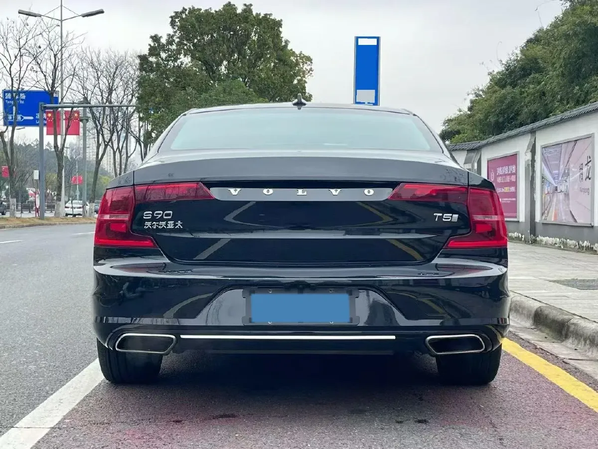 2019 Infiniti Q70 2.0T 211HP L4 7AT,autocango,china used car exporter,china ev exporter,chinese used car exporter,chinese used ev exporter