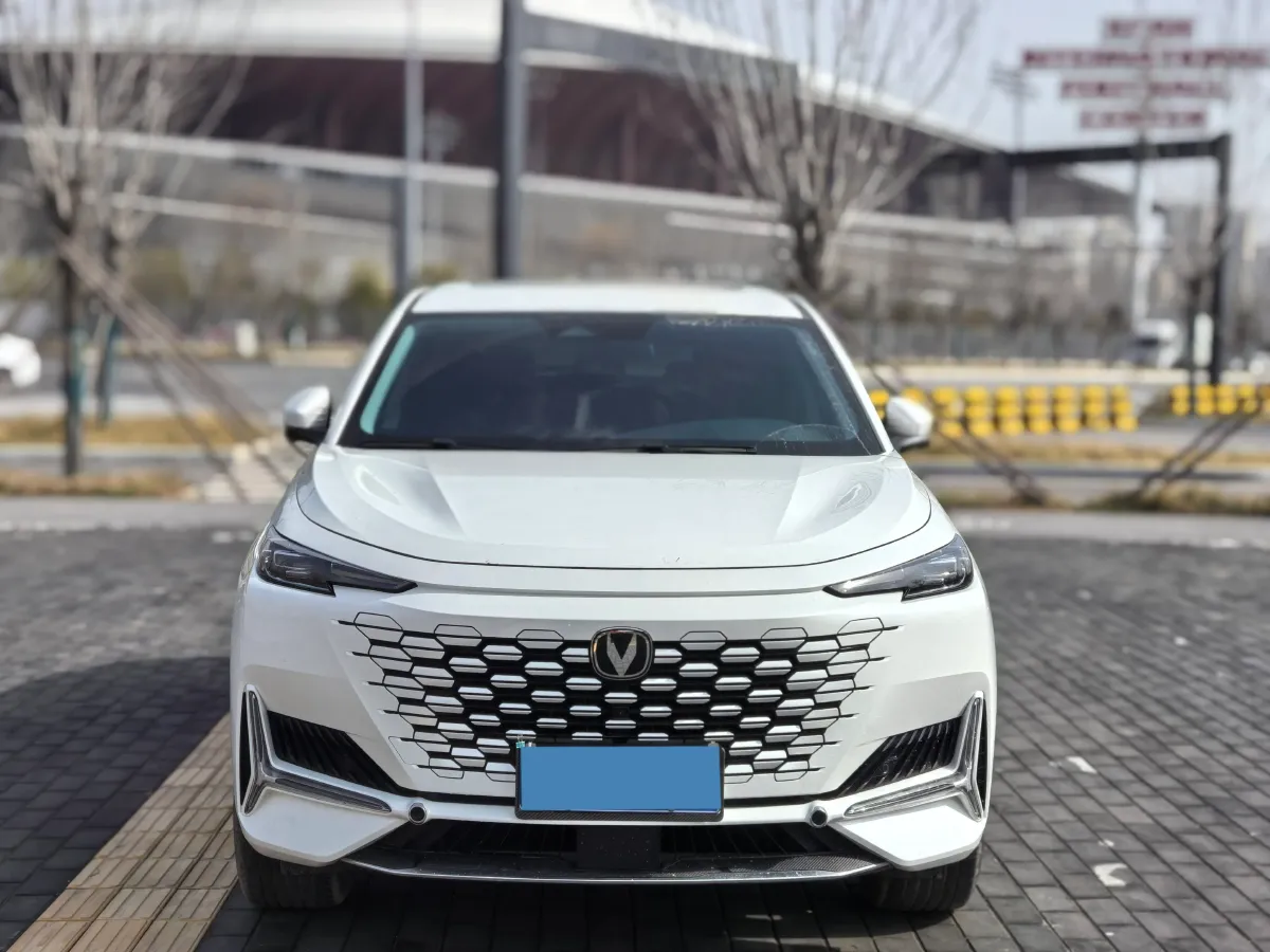 2024 ChangAn UNI-K 2.0T 233HP L4 8AT,autocango,china used car exporter,china ev exporter,chinese used car exporter,chinese used ev exporter