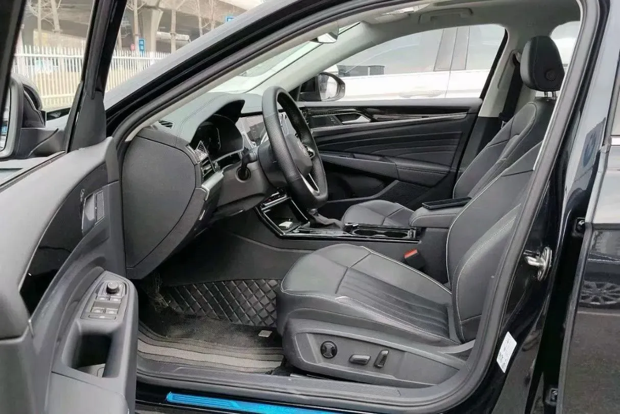 2023 Volkswagen Passat 2.0T 186HP L4 7DCT,autocango,china used car exporter,china ev exporter,chinese used car exporter,chinese used ev exporter