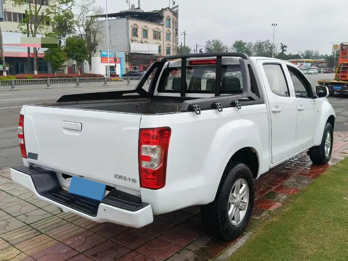 2018 Isuzu RE-MAX Jim 2.8T 116HP L4 5MT,autocango,china used car exporter,china ev exporter,chinese used car exporter,chinese used ev exporter