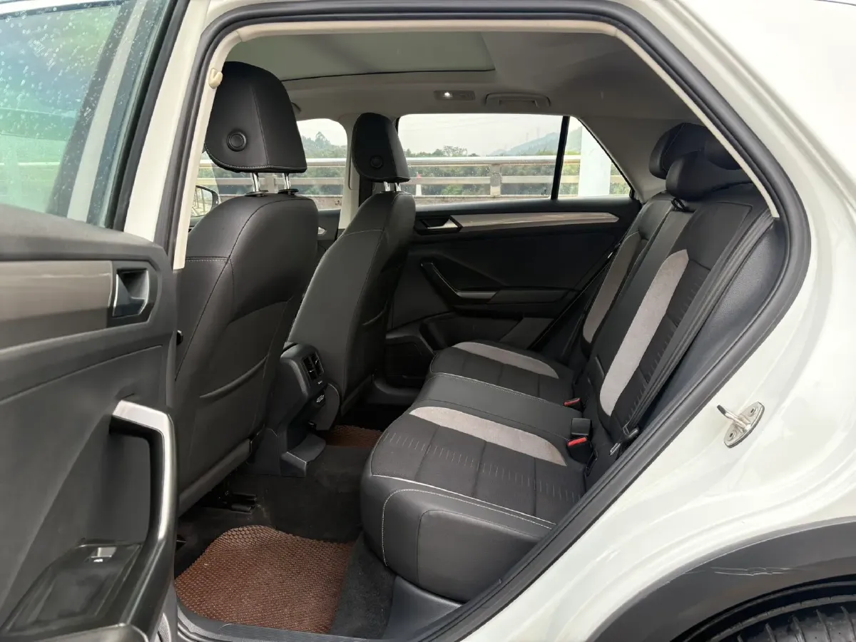 2020 Volkswagen T-Roc 1.4T 150HP L4 7DCT,autocango,china used car exporter,china ev exporter,chinese used car exporter,chinese used ev exporter