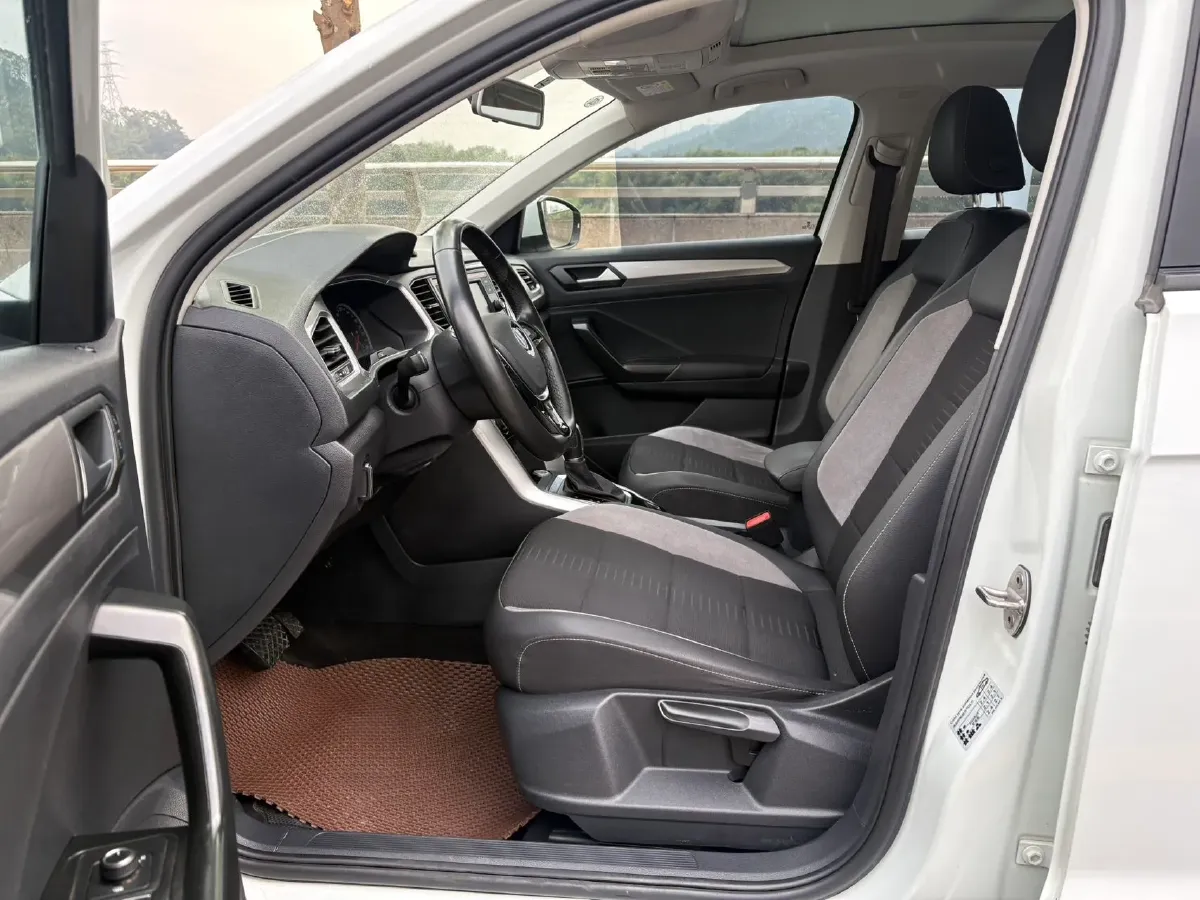 2020 Volkswagen T-Roc 1.4T 150HP L4 7DCT,autocango,china used car exporter,china ev exporter,chinese used car exporter,chinese used ev exporter