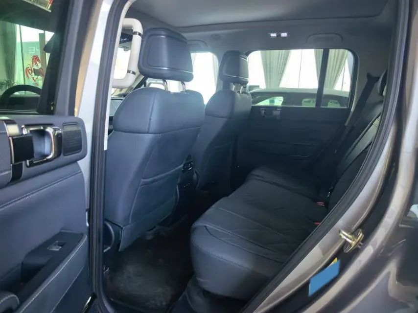 2025 FangChengBao Bao 5 1.5T 194HP L4 E-CVT PHEV 31.8KWH,autocango,china used car exporter,china ev exporter,chinese used car exporter,chinese used ev exporter