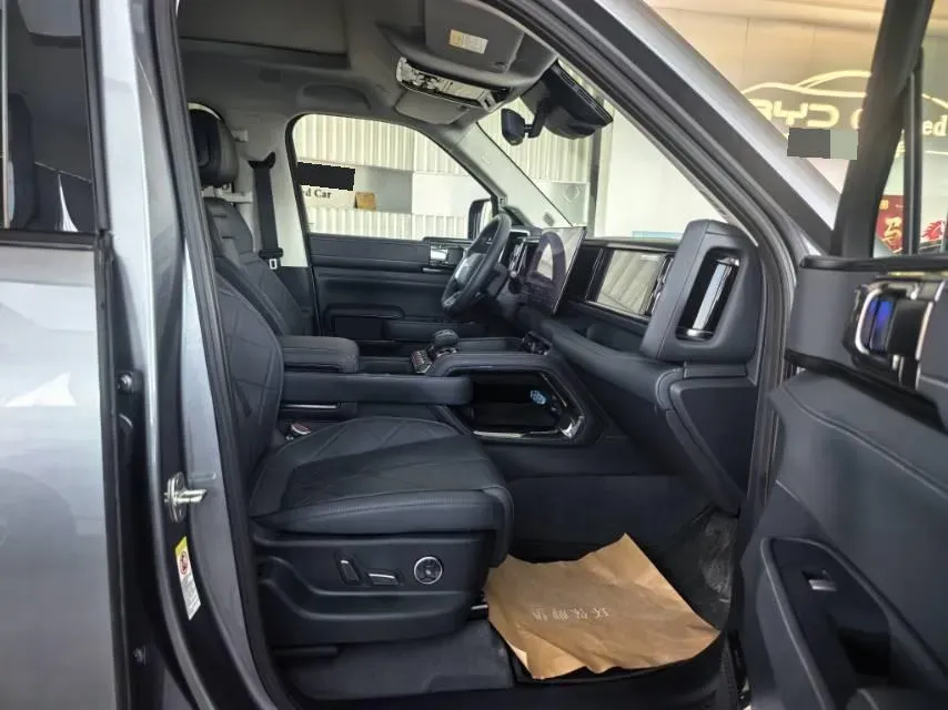 2025 FangChengBao Bao 5 1.5T 194HP L4 E-CVT PHEV 31.8KWH,autocango,china used car exporter,china ev exporter,chinese used car exporter,chinese used ev exporter