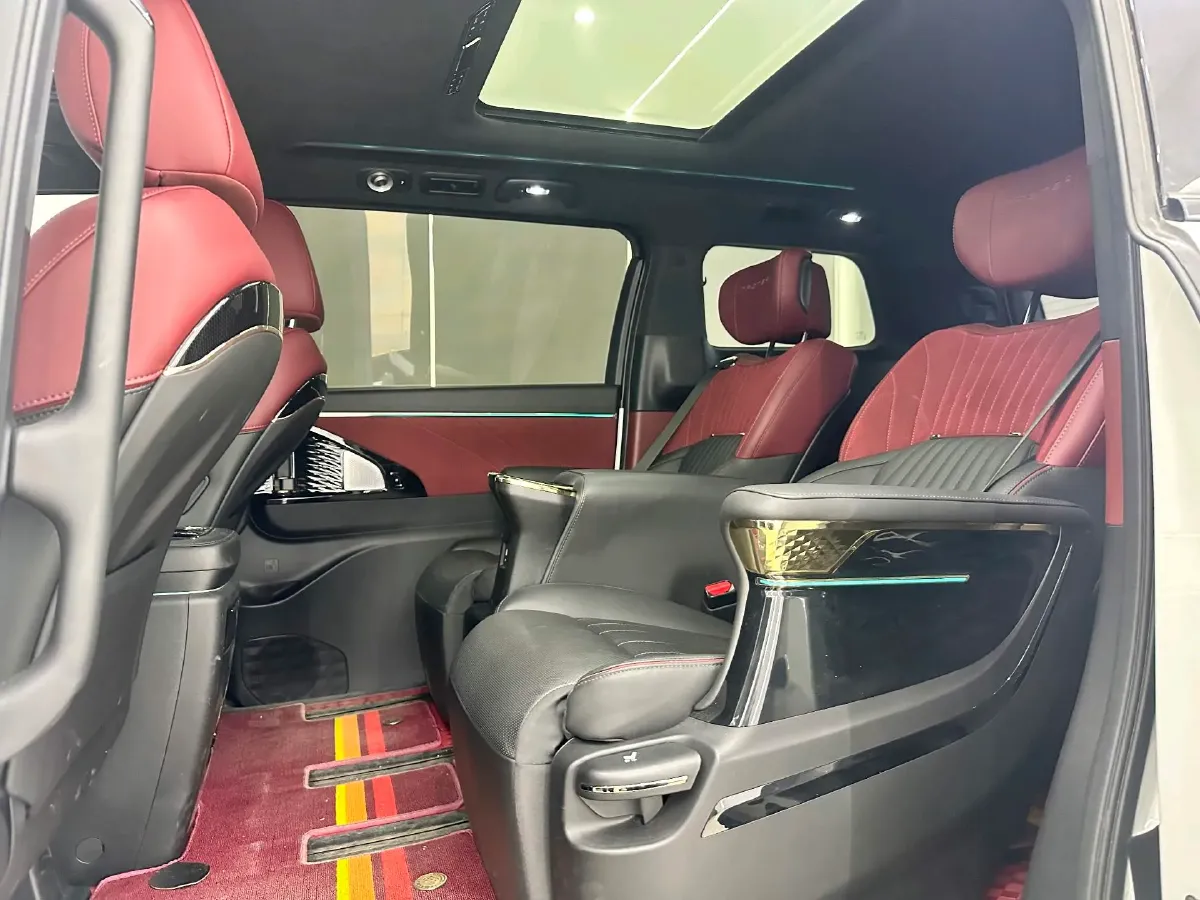 2023 GAC Trumpchi M8 2.0T 252HP L4 8AT,autocango,china used car exporter,china ev exporter,chinese used car exporter,chinese used ev exporter